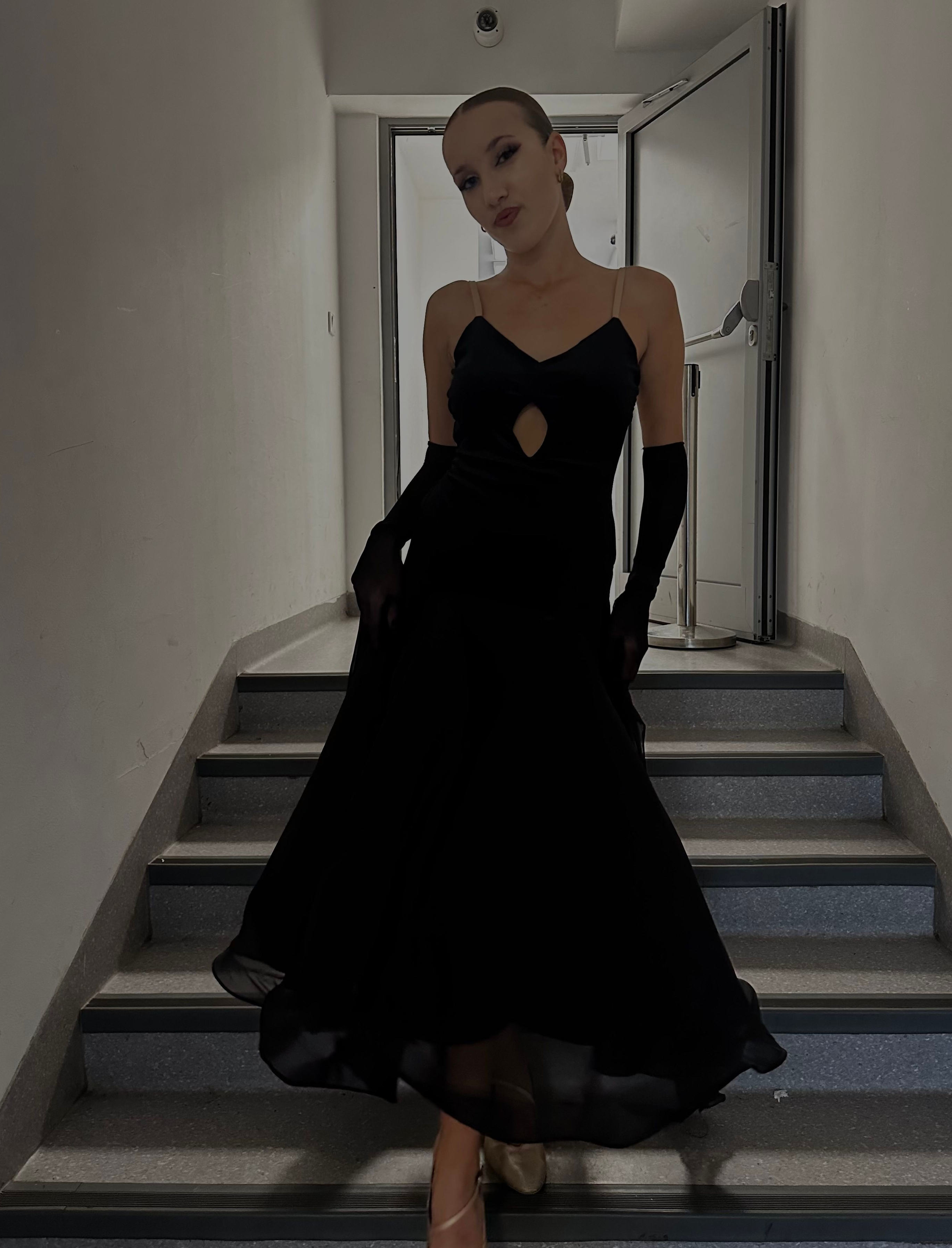 Elegant Black Velvet Standard Dress (2025) - 1